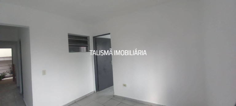 Imagem Casa com 2 Quartos à Venda, 530 m² em Vila Iasi - Taboão Da Serra