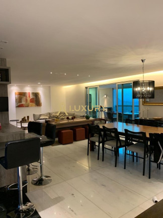 Imagem Imóvel com 4 Quartos à Venda, 244 m² em Belvedere - Belo Horizonte Imagem Imóvel com 4 Quartos à Venda, 244 m² em Belvedere - Belo Horizonte