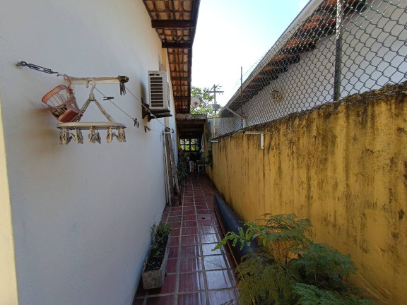 Imagem Casa com 3 Quartos à Venda, em Guaiúba - Guarujá Imagem Casa com 3 Quartos à Venda, em Guaiúba - Guarujá