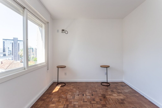 Imagem Imóvel com 1 Quarto à Venda, 40 m² em Petrópolis - Porto Alegre