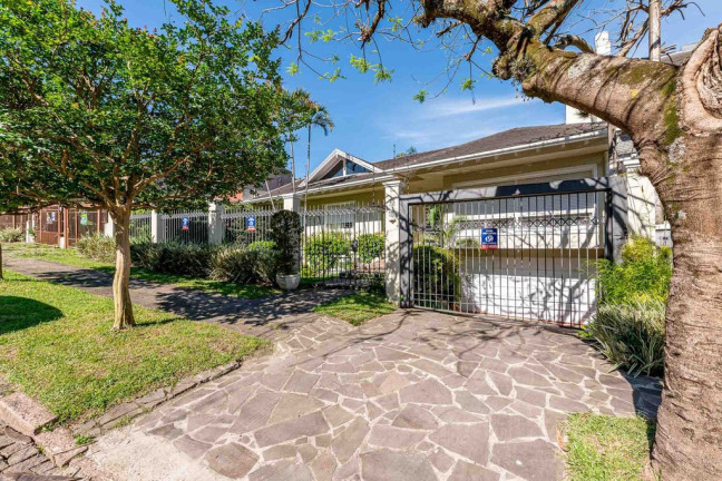 Imagem Casa com 3 Quartos à Venda, 350 m² em Chácara Das Pedras - Porto Alegre Imagem Casa com 3 Quartos à Venda, 350 m² em Chácara Das Pedras - Porto Alegre