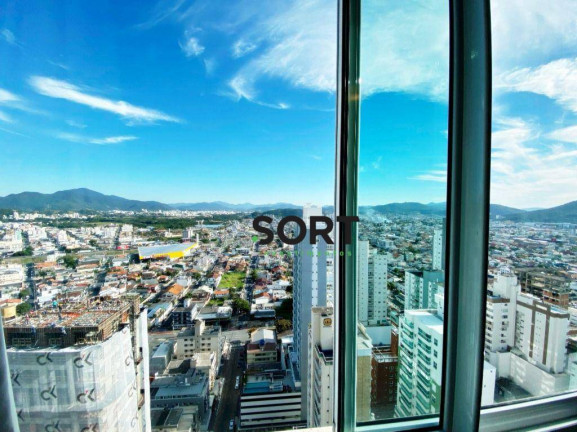 Imagem Cobertura com 3 Quartos à Venda, 258 m² em Centro - Balneário Camboriú