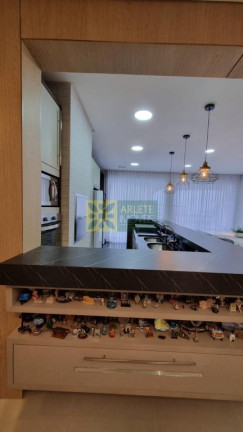 Imagem Casa com 4 Quartos à Venda, 513 m² em Centro - Bombinhas Imagem Casa com 4 Quartos à Venda, 513 m² em Centro - Bombinhas