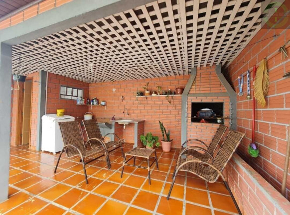Imagem Casa com 4 Quartos à Venda, 165 m² em Contorno - Ponta Grossa Imagem Casa com 4 Quartos à Venda, 165 m² em Contorno - Ponta Grossa