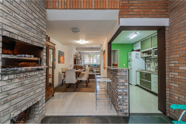 Imagem Casa com 2 Quartos à Venda, em Ipanema - Porto Alegre Imagem Casa com 2 Quartos à Venda, em Ipanema - Porto Alegre