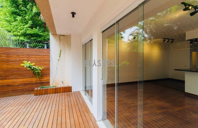 Imagem Imóvel com 3 Quartos à Venda, 300 m² em Morumbi - São Paulo Imagem Imóvel com 3 Quartos à Venda, 300 m² em Morumbi - São Paulo