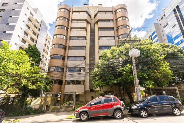 Imagem Imóvel com 3 Quartos à Venda, em Auxiliadora - Porto Alegre Imagem Imóvel com 3 Quartos à Venda, em Auxiliadora - Porto Alegre