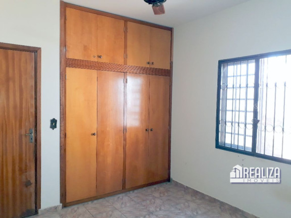 Imagem Casa com 4 Quartos para Alugar, 480 m² em Santa Maria - Uberaba Imagem Casa com 4 Quartos para Alugar, 480 m² em Santa Maria - Uberaba