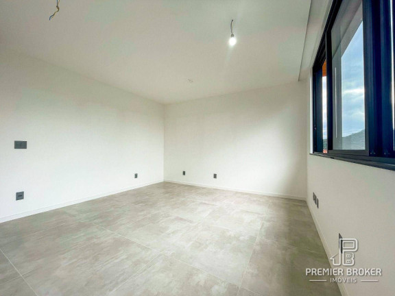 Imagem Casa com 4 Quartos à Venda, 330 m² em Várzea - Teresópolis Imagem Casa com 4 Quartos à Venda, 330 m² em Várzea - Teresópolis