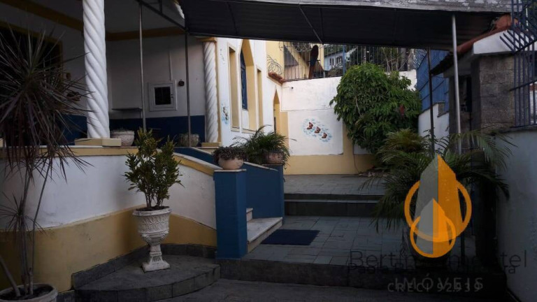 Imagem Casa com 4 Quartos à Venda, 300 m² em Barro Vermelho - São Gonçalo Imagem Casa com 4 Quartos à Venda, 300 m² em Barro Vermelho - São Gonçalo