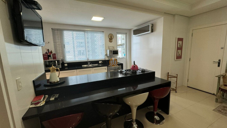 Imagem Imóvel com 3 Quartos à Venda, 223 m² em Centro - Balneário Camboriú Imagem Imóvel com 3 Quartos à Venda, 223 m² em Centro - Balneário Camboriú