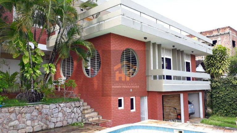 Casa com 4 Quartos à Venda, 260 m² em Cajueiro - Recife