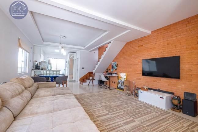 Imagem Casa com 3 Quartos à Venda, 122 m² em Cachoeira Do Bom Jesus - Florianópolis