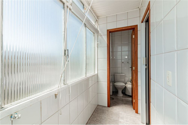 Imagem Imóvel com 2 Quartos à Venda, em Passo Da Areia - Porto Alegre Imagem Imóvel com 2 Quartos à Venda, em Passo Da Areia - Porto Alegre