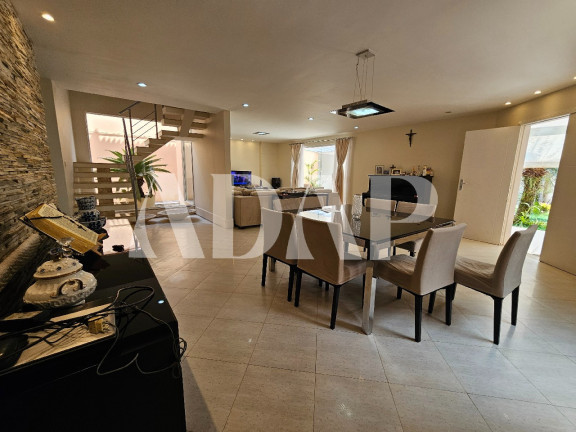 Imagem Casa com 4 Quartos à Venda, 220 m² em Vargem Grande - Rio De Janeiro