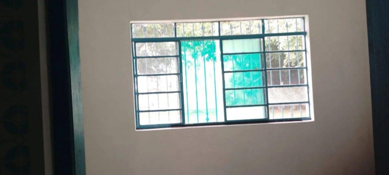 Imagem Casa com 2 Quartos à Venda, 100 m²