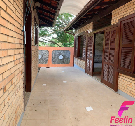Imagem Casa com 6 Quartos à Venda, 370 m² em Armação - Florianópolis Imagem Casa com 6 Quartos à Venda, 370 m² em Armação - Florianópolis