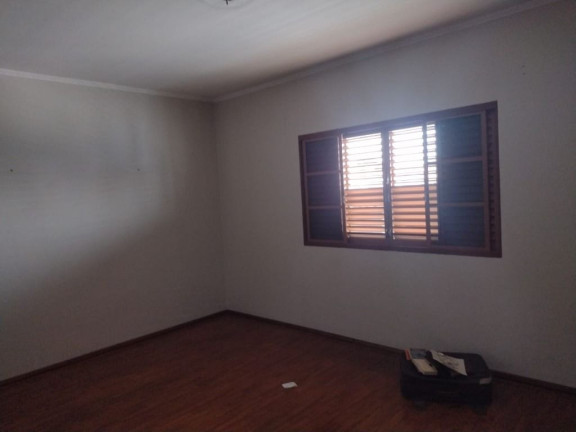 Imagem Casa com 3 Quartos para Alugar, 252 m² em Centro - Suzano