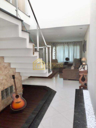 Imagem Casa com 3 Quartos à Venda, 205 m² em Vila Curuçá - Santo André Imagem Casa com 3 Quartos à Venda, 205 m² em Vila Curuçá - Santo André