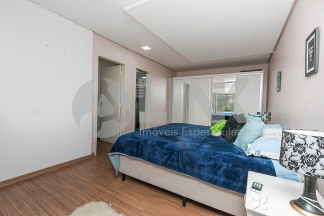 Imagem Imóvel com 3 Quartos à Venda, 230 m² em Vila Nova - Porto Alegre Imagem Imóvel com 3 Quartos à Venda, 230 m² em Vila Nova - Porto Alegre