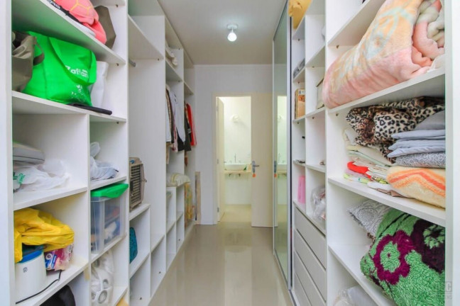 Imagem Imóvel com 3 Quartos à Venda, em Hípica - Porto Alegre Imagem Imóvel com 3 Quartos à Venda, em Hípica - Porto Alegre