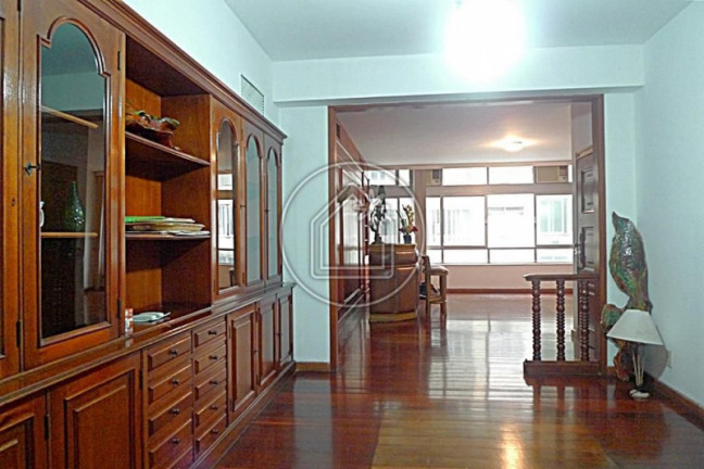 Imagem Apartamento com 3 Quartos à Venda, 184 m² em Copacabana - Rio De Janeiro Imagem Apartamento com 3 Quartos à Venda, 184 m² em Copacabana - Rio De Janeiro