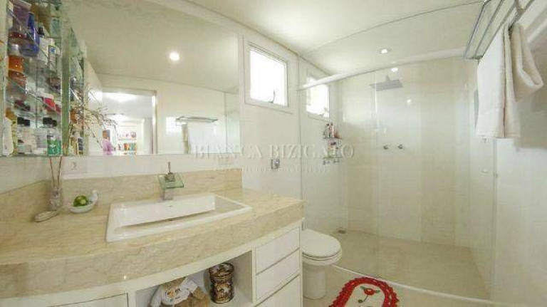 Imagem Casa com 6 Quartos à Venda, 733 m² em Vista Alegre - Curitiba Imagem Casa com 6 Quartos à Venda, 733 m² em Vista Alegre - Curitiba