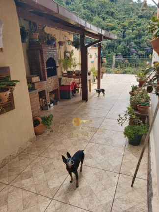 Imagem Casa com 3 Quartos à Venda, 420 m² em Vale Feliz - Teresópolis Imagem Casa com 3 Quartos à Venda, 420 m² em Vale Feliz - Teresópolis