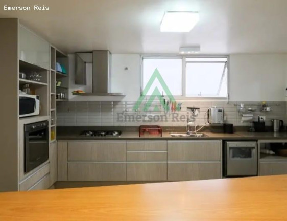 Imagem Casa com 4 Quartos à Venda, 180 m² em Santa Cecília - São Paulo Imagem Casa com 4 Quartos à Venda, 180 m² em Santa Cecília - São Paulo