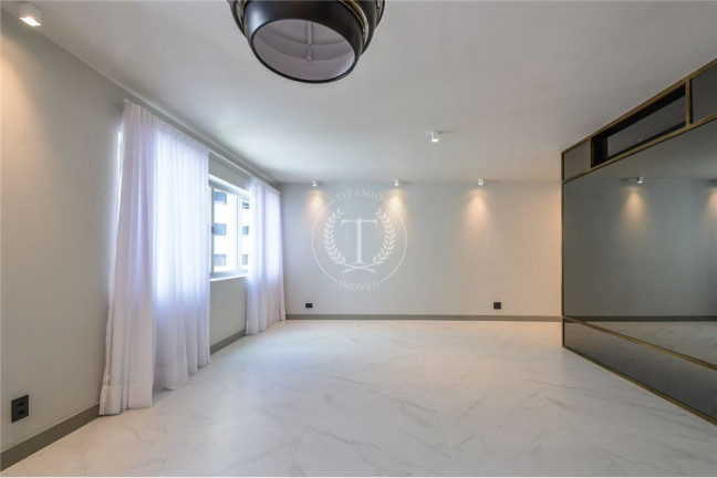 Imagem Apartamento com 2 Quartos à Venda, 113 m² em Moema - São Paulo