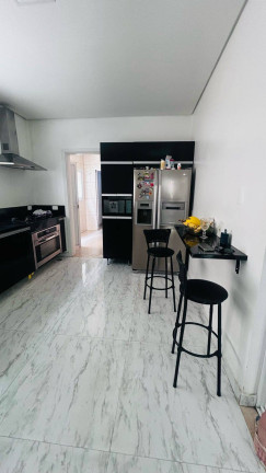 Imagem Casa com 4 Quartos à Venda, 300 m² em Alphaville - Santana De Parnaíba Imagem Casa com 4 Quartos à Venda, 300 m² em Alphaville - Santana De Parnaíba