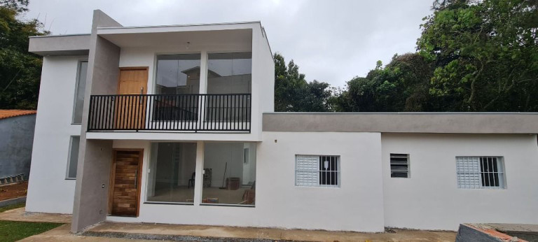 Sobrado com 3 Quartos à Venda, 176 m² em Chácaras Ceres - Suzano