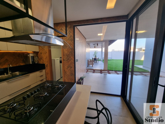 Imagem Casa com 4 Quartos à Venda, 360 m² em Papagaio - Feira De Santana Imagem Casa com 4 Quartos à Venda, 360 m² em Papagaio - Feira De Santana