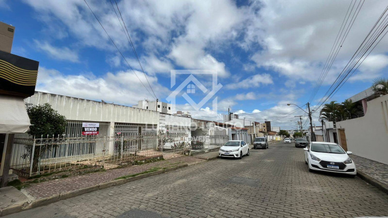 Imagem Casa com 4 Quartos à Venda, 300 m² em Recreio - Vitória Da Conquista Imagem Casa com 4 Quartos à Venda, 300 m² em Recreio - Vitória Da Conquista