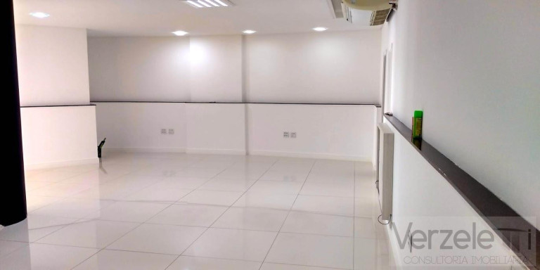 Imagem Imóvel Comercial à Venda, 220 m² em Centro - Balneário Camboriú Imagem Imóvel Comercial à Venda, 220 m² em Centro - Balneário Camboriú
