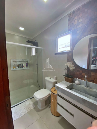 Imagem Casa com 3 Quartos à Venda, 227 m² em Urucunema - Eusébio Imagem Casa com 3 Quartos à Venda, 227 m² em Urucunema - Eusébio