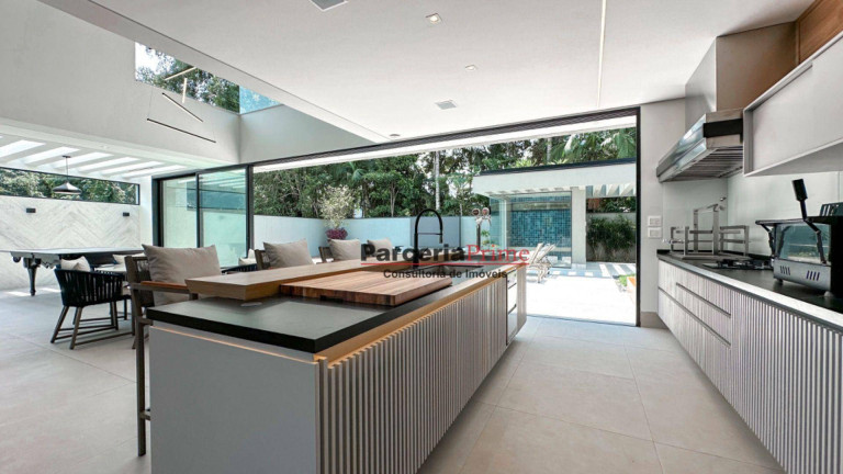 Imagem Casa com 6 Quartos à Venda, 555 m² em Riviera Módulo 17 - Bertioga Imagem Casa com 6 Quartos à Venda, 555 m² em Riviera Módulo 17 - Bertioga