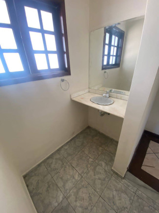 Imagem Casa com 3 Quartos à Venda, 257 m² em Centro - Araruama