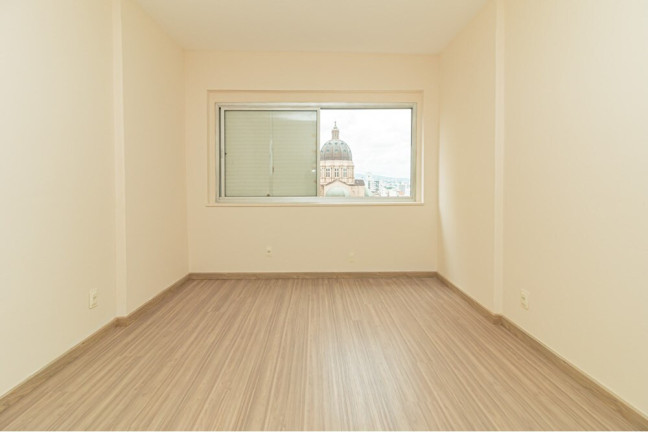 Imagem Apartamento com 1 Quarto à Venda, 50 m² em Centro Histórico - Porto Alegre Imagem Apartamento com 1 Quarto à Venda, 50 m² em Centro Histórico - Porto Alegre