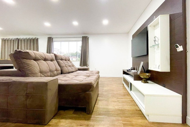 Imagem Casa com 3 Quartos à Venda, 404 m² em Ponta Aguda - Blumenau Imagem Casa com 3 Quartos à Venda, 404 m² em Ponta Aguda - Blumenau