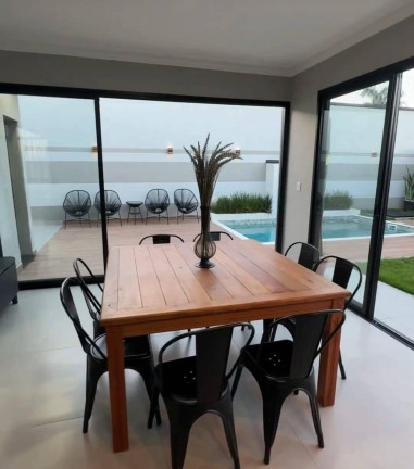 Imagem Casa com 3 Quartos à Venda, 350 m² em Taubaté Imagem Casa com 3 Quartos à Venda, 350 m² em Taubaté