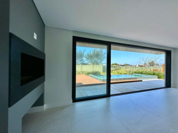 Imagem Casa com 5 Quartos à Venda, 270 m² em -- - Capao Da Canoa Imagem Casa com 5 Quartos à Venda, 270 m² em -- - Capao Da Canoa
