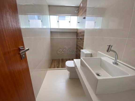 Imagem Casa com 4 Quartos à Venda, em Lagoa - Macaé Imagem Casa com 4 Quartos à Venda, em Lagoa - Macaé