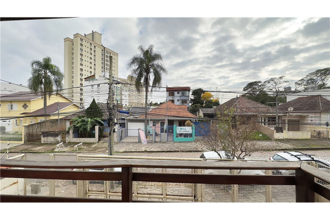 Imagem Casa com 3 Quartos à Venda,  em Passo Da Areia - Porto Alegre