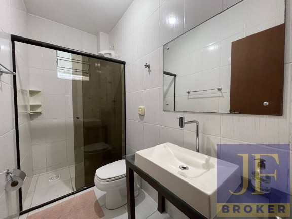 Imagem Casa com 3 Quartos à Venda, 250 m² em Florianópolis Imagem Casa com 3 Quartos à Venda, 250 m² em Florianópolis