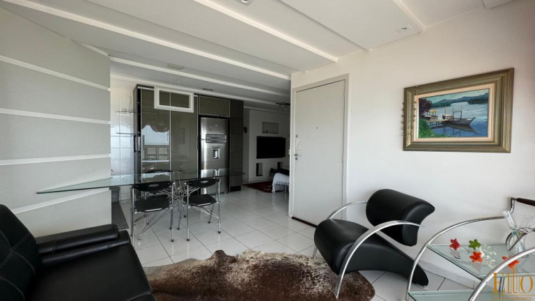 Imagem Apartamento com 2 Quartos à Venda, 80 m² em Centro - Balneário Camboriú