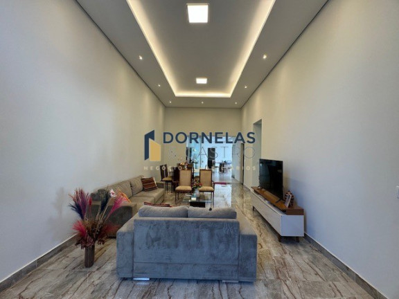 Imagem Casa com 3 Quartos à Venda, 400 m² em Guará I - Brasília Imagem Casa com 3 Quartos à Venda, 400 m² em Guará I - Brasília