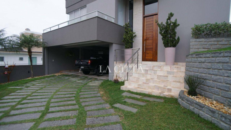 Casa com 3 Quartos à Venda, 376 m² em Ariribá - Balneário Camboriú