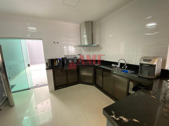 Imagem Sobrado com 5 Quartos à Venda, 323 m² em Centro - Itanhaém Imagem Sobrado com 5 Quartos à Venda, 323 m² em Centro - Itanhaém