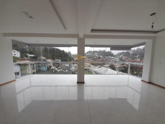Imagem Casa com 3 Quartos à Venda, 242 m² em Tijuca - Teresópolis Imagem Casa com 3 Quartos à Venda, 242 m² em Tijuca - Teresópolis